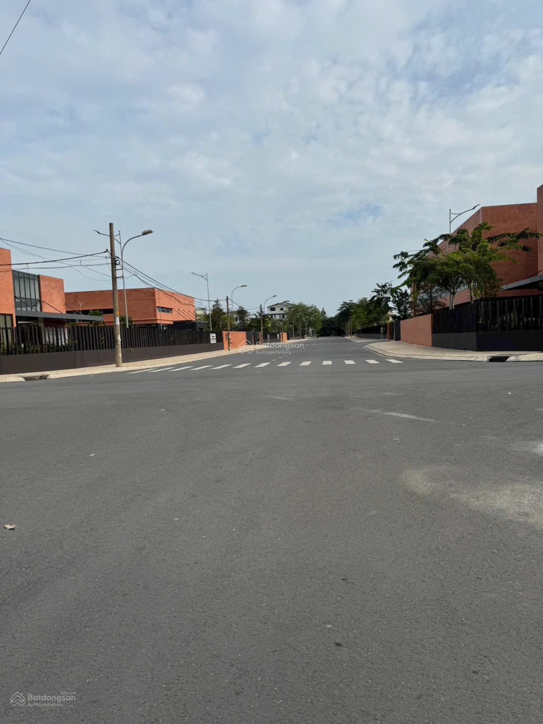 Đất nền MT đường số ,trong khu dân cư phong phú 5. DT: 4,5x18m sổ hồng riêng, đối diện bến xe Q8