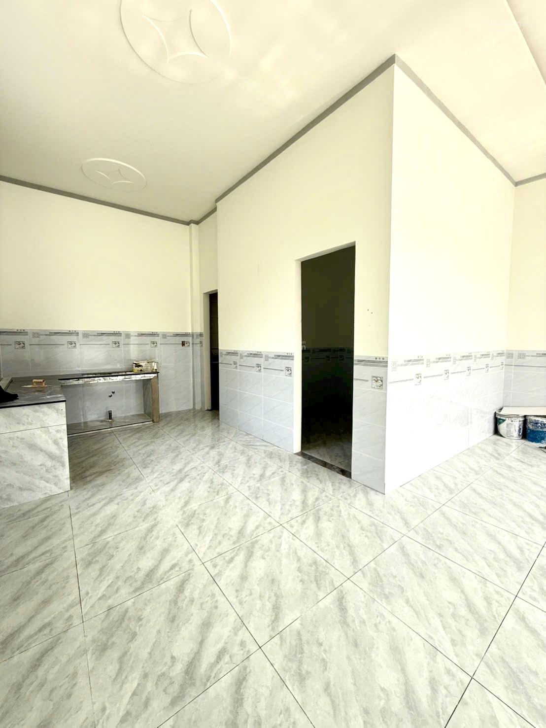 Chủ gởi bán nhà 1 trệt 1 lầu Bửu Hoà mới xây, 5,5x12,3=68m2, thổ cư 100%, sổ riêng, 3PN, hẻm 6m