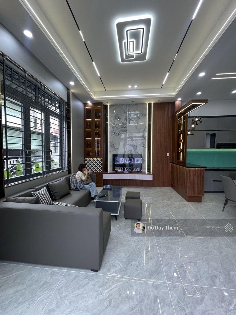 Bán nhà mặt tiền đường Trung Mỹ Tây 1, Q12, 150m2, ngang 6m, 3 tầng, hơn 9 tỷ