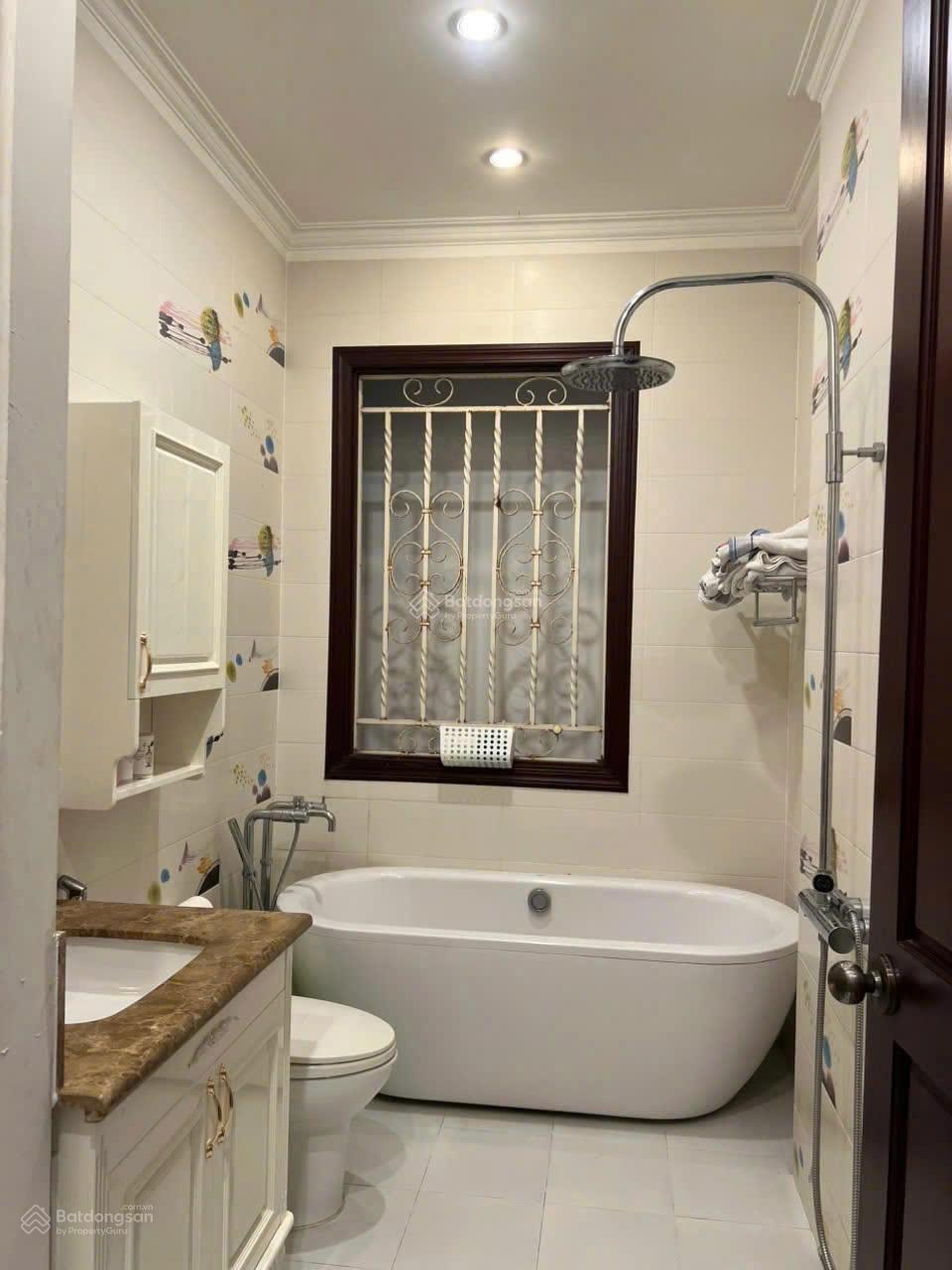 Chỉ 120 triệu/tháng cho thuê biệt thự trung tâm phường Thảo Điền quận 2 - Khu VIP giá cực tốt Chỉ 120 triệu/tháng cho thuê biệt thự trung tâm phường Thảo Điền quận 2 - Khu VIP giá cực tốt