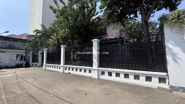 Cho thuê biệt thự Trần Não Quận 2 diện tích 22x22m có hồ bơi sân vườn 5PN 7WC giá 91 triệu/tháng