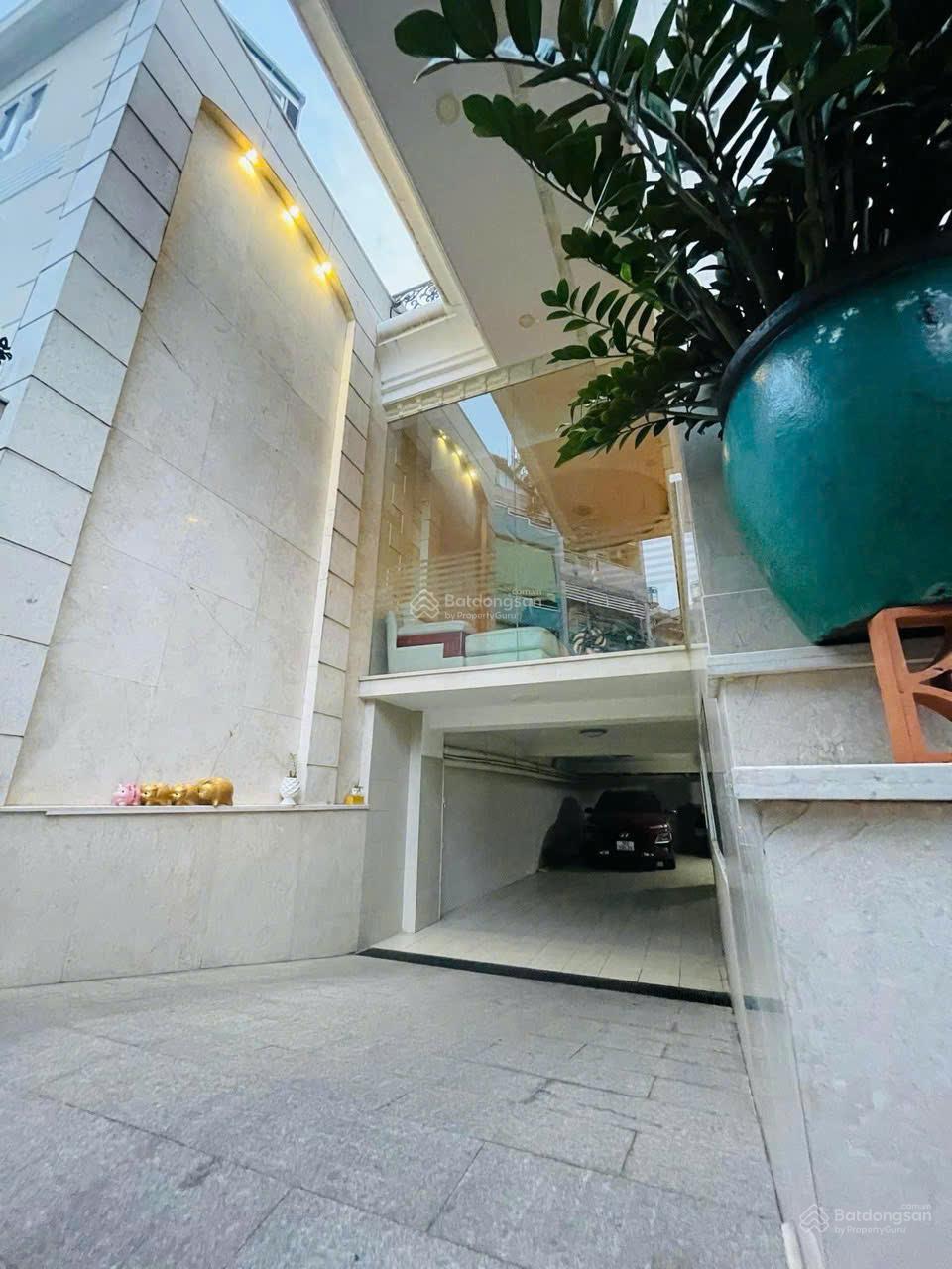 Kẹt Bank Bán khách sạn 7 tầng HXH Lê Văn Sỹ, P12, Quận 3 (DT: 7,5x18m) HĐT 200tr. Giá 47 tỷ