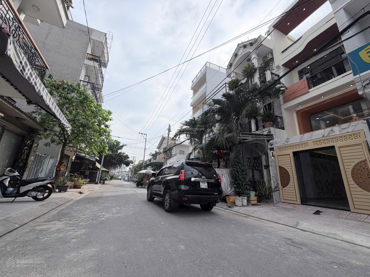 Bán nhà hẻm 12m Nguyễn Hữu Tiến 4 x 16m đúc 2 lầu ST giá 10,5 tỷ