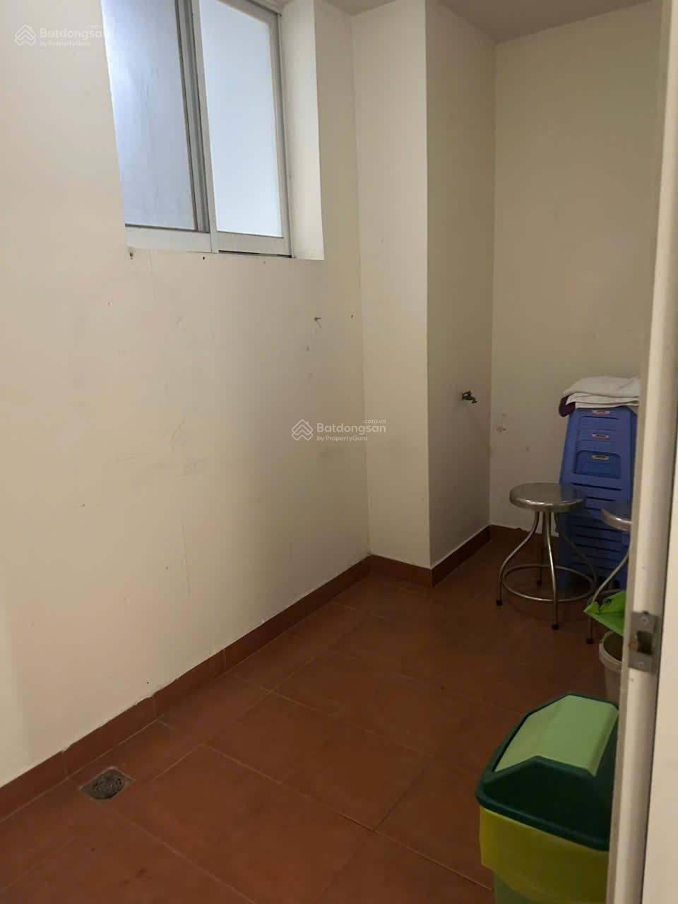 Cho thuê CC tại Cảnh Viên 1, 25 triệu, 118m2, 3PN, 2WC, không nội thất, view công viên, xem 24/7.