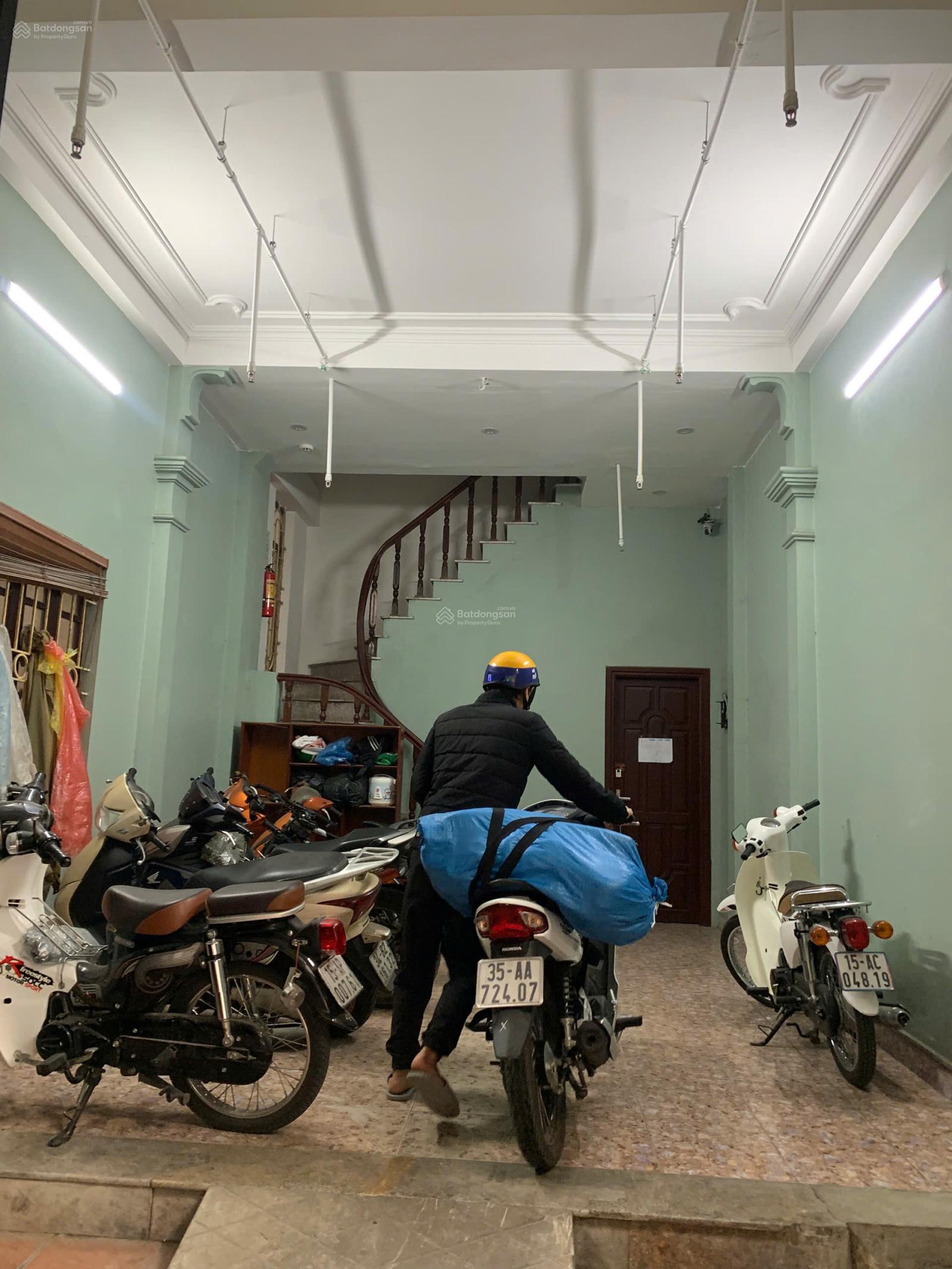 Bán nhà phố Minh Khai 54m2, 13,5 tỷ, MT 4,1m, ô tô đỗ cách 5m, ra phố 40m