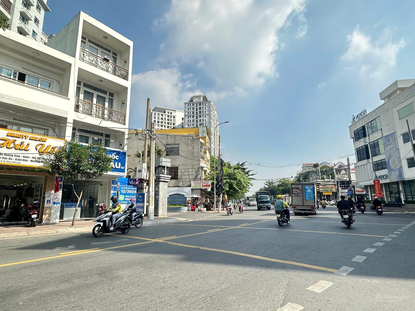 Cho thuê nhà mặt tiền đường Phổ Quang P9 Phú Nhuận - DT 4x20 - Trệt 2 Lầu - 35 triệu - 0979 282 ***