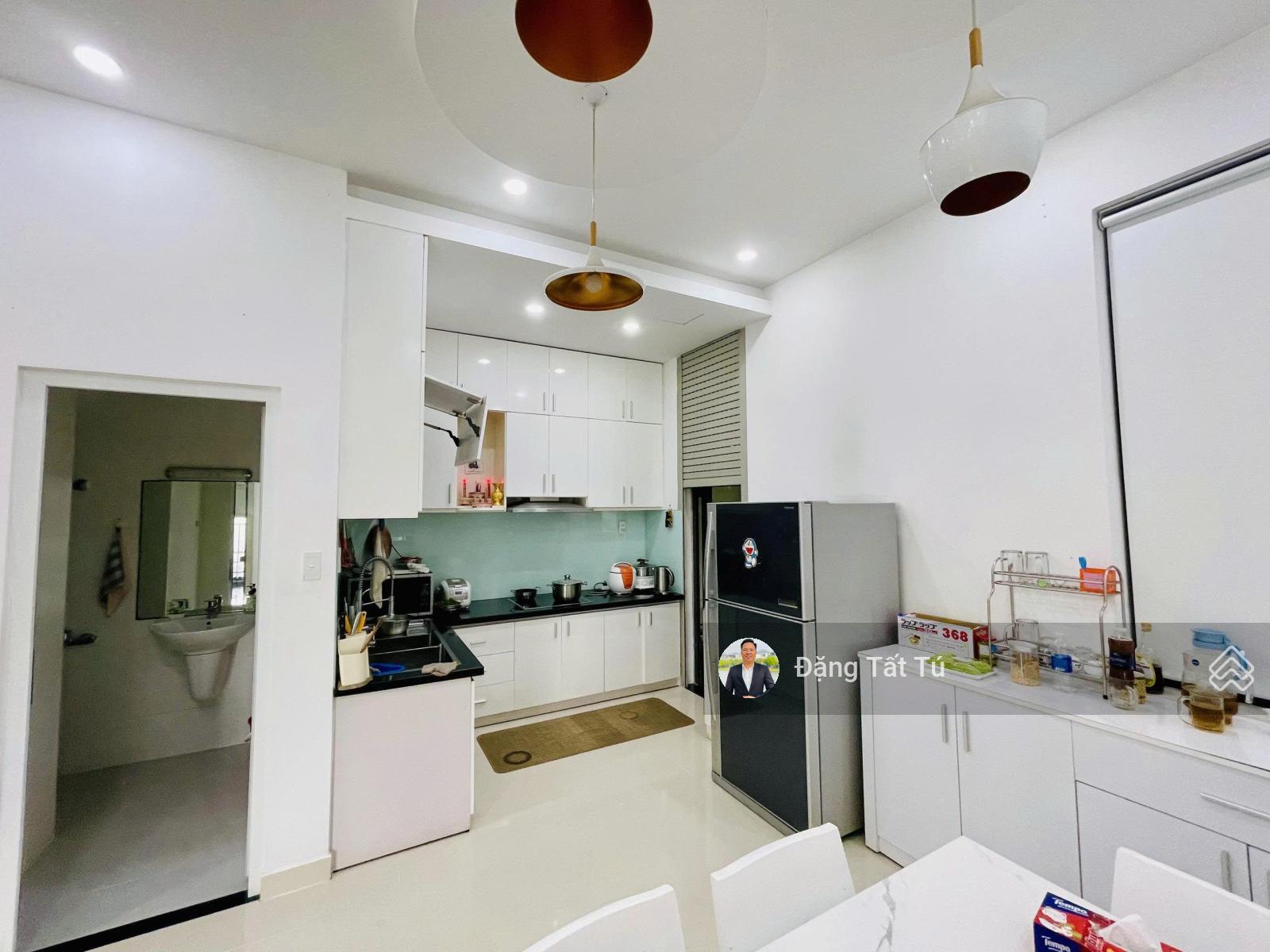 Nhà phố căn góc Lakeview city cần cho thuê giá chỉ 37tr/th đầy đủ nội thất đẹp. Lh: 0917 330 *** Nhà phố căn góc Lakeview city cần cho thuê giá chỉ 37tr/th đầy đủ nội thất đẹp. Lh: 0917 330 ***