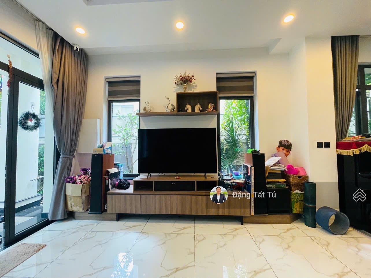 BIệt thự view hồ Lakeview city giá chỉ 45tr/th nhà hoàn thiện đầy đủ nội thất. Lh: 0917 330 ***