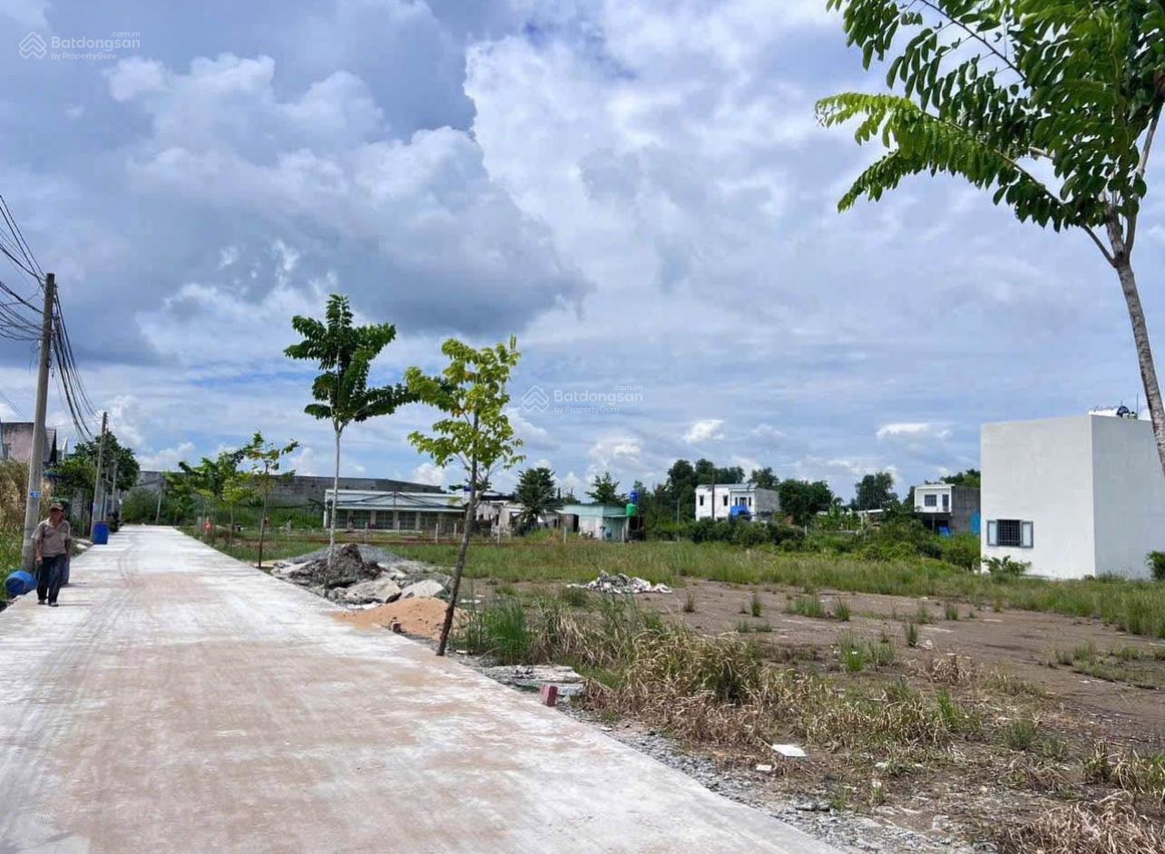 Bán đất ấp 2 Hựu Thạnh Đối diện ECity Tân Đức, dân đông, sổ hồng, 1.09 tỷ/ nền