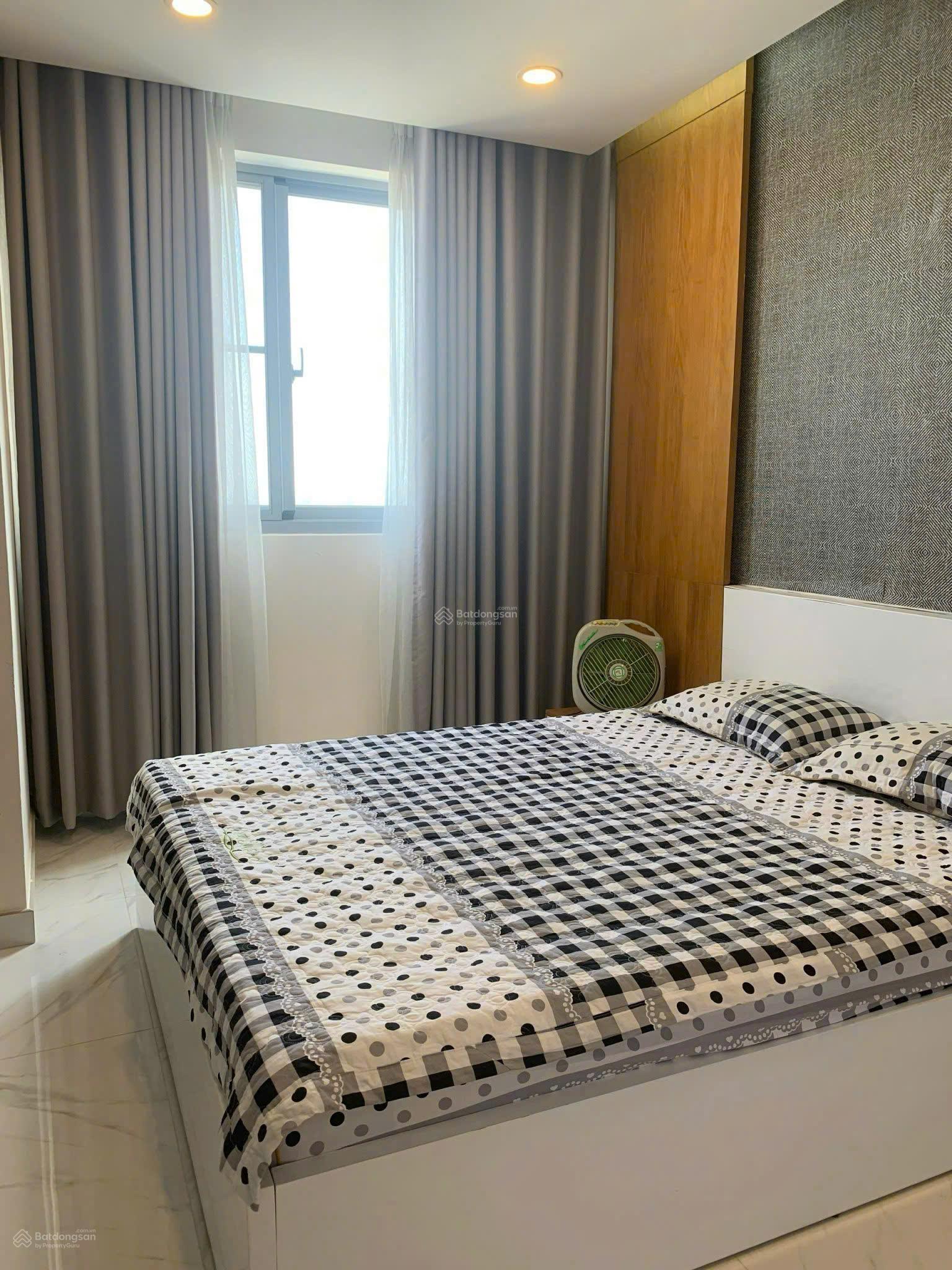 GẤP. Chủ gửi bán gấp căn hộ 2pn tầng 26 chung cư Green Valley giá 8,6 tỷ