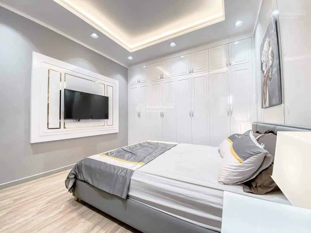 Chính chủ cho thuê gấp căn hộ Garden Gate 85m2, 3PN, 2WC, nhà mới, sạch đẹp, giá: 18 tr/th