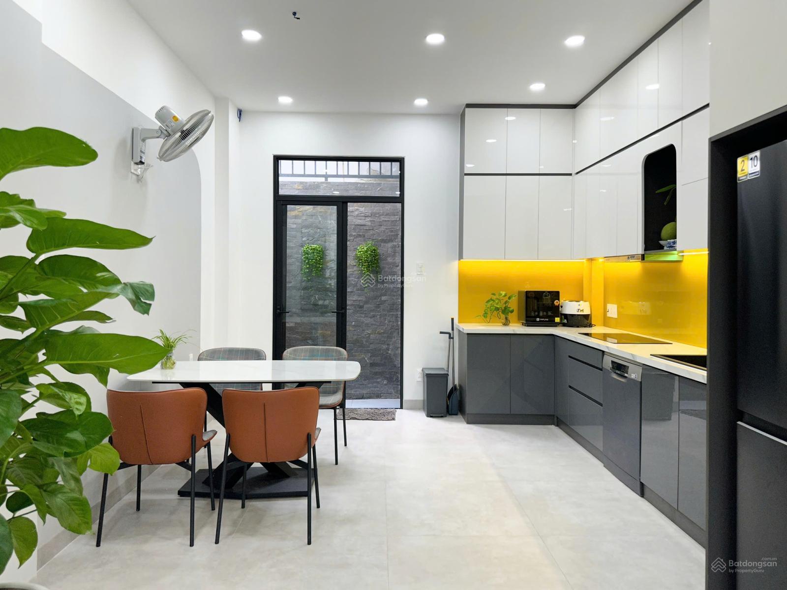 (Nhà đẹp) hẻm ô tô, Cách mặt tiền chỉ 30m - Đường Cách Mạng Tháng 8 ,Q.TB - DT: 4.5 x 14m - 10 Tỷ