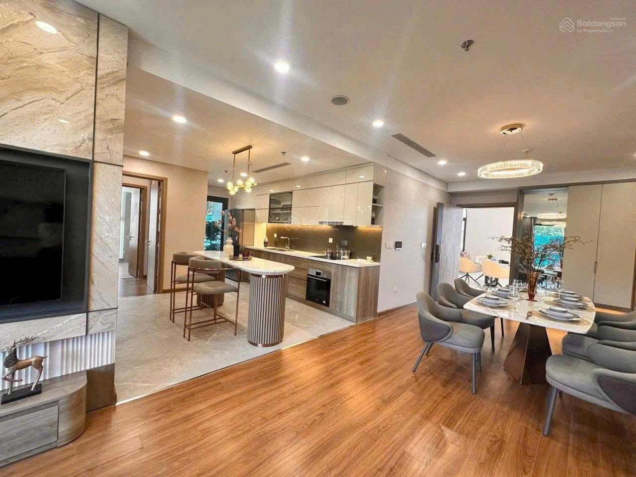 Bán căn hộ 2 phòng ngủ vị trí siêu đẹp tiềm năng tăng giá cao tại Xuân Đỉnh, ngay gần Ciputra