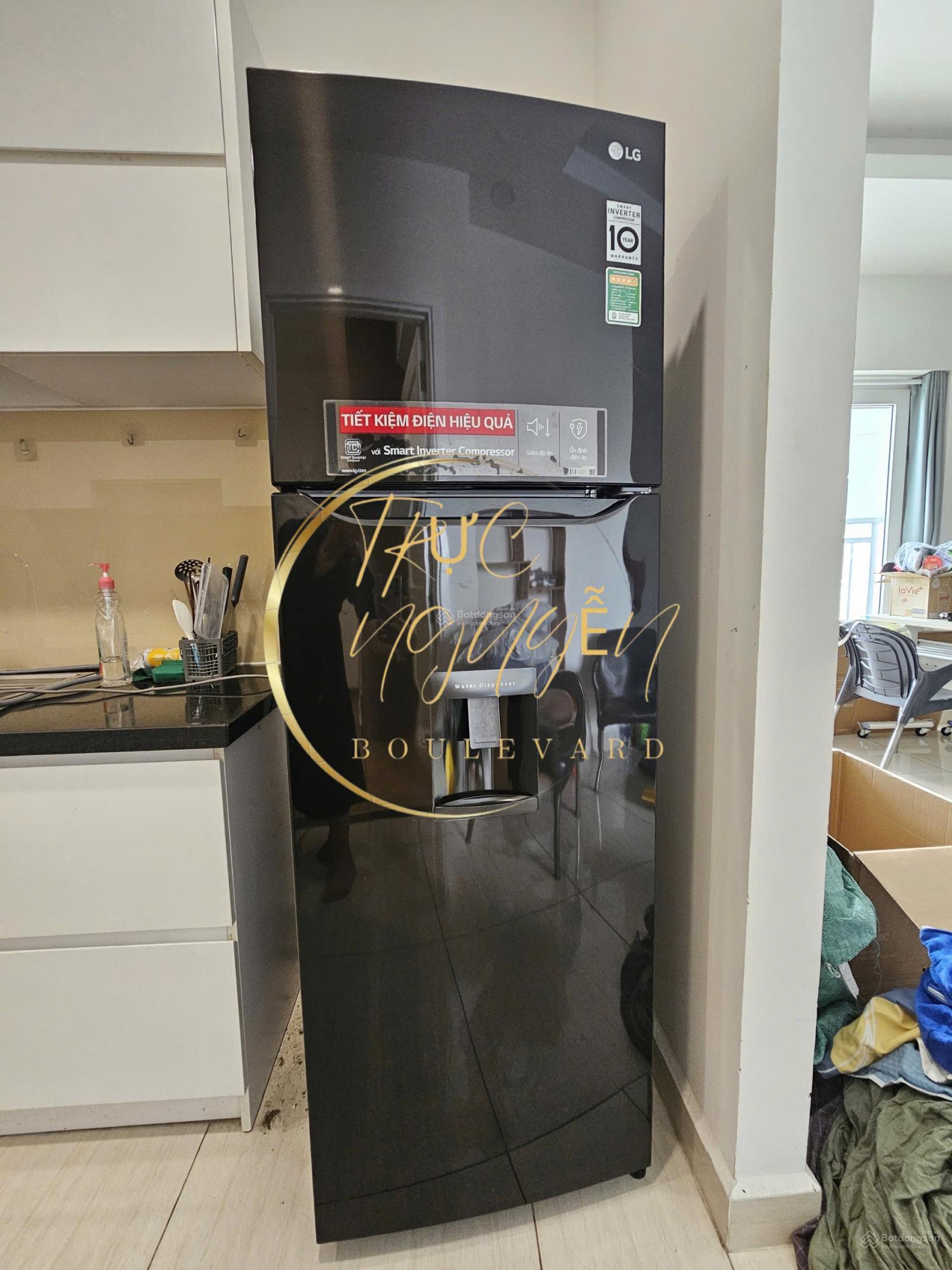 Em cho thuê căn hộ 3PN giá 18tr/th, đầy đủ nội thất tốt, gần 100m2, rộng thoáng, hướng mát