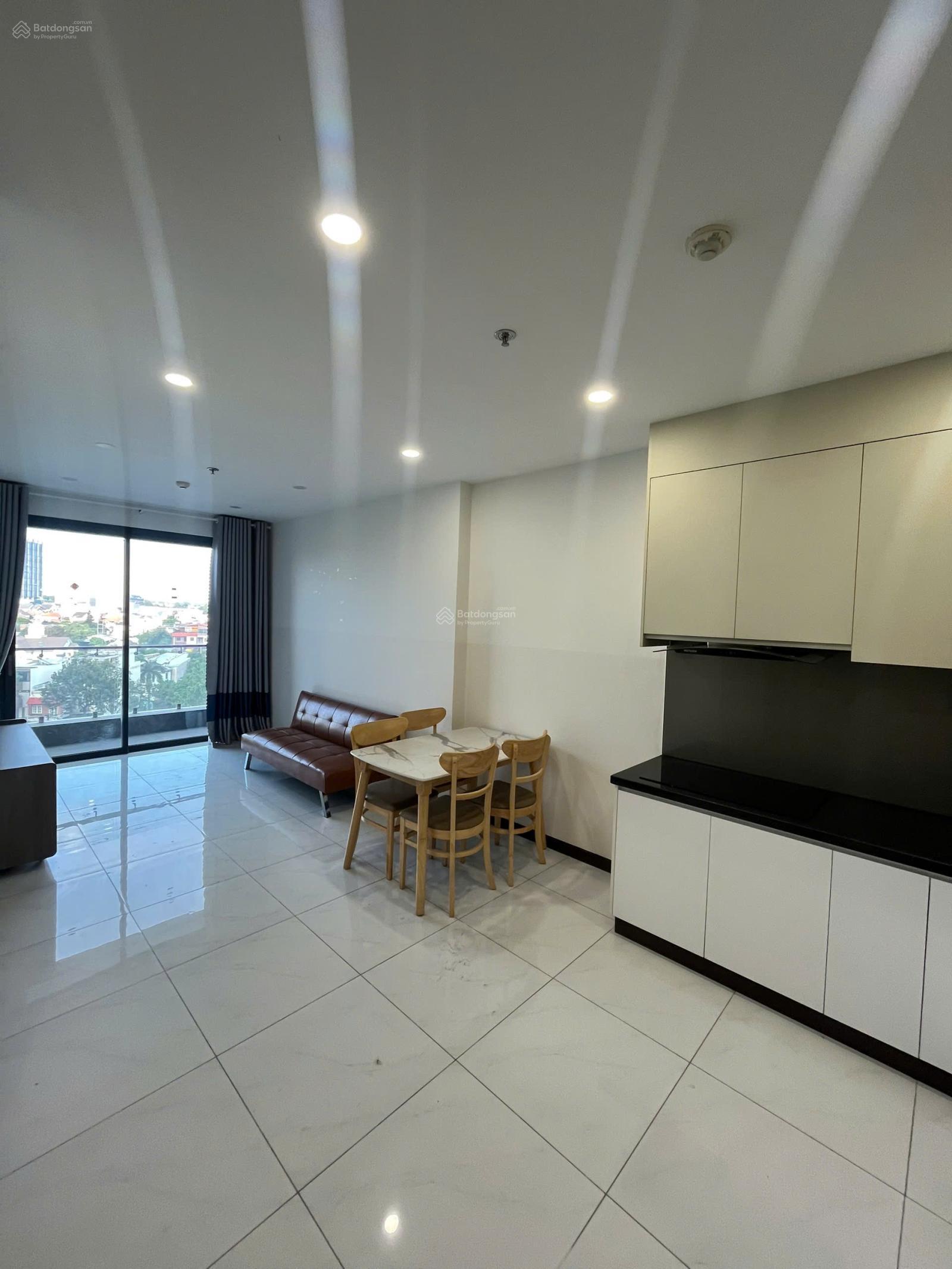 Bán căn hộ Skyview 2PN 79m2 có nội thất, giá 2.3 tỷ