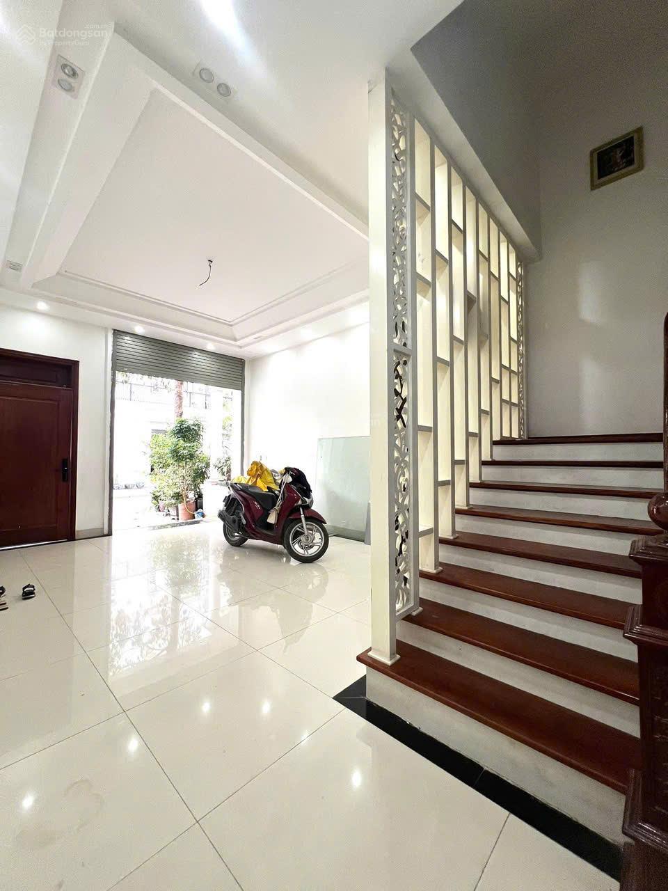 Bán nhà Quang Trung gần phố Ngô Thì Nhậm Hà Đông, DT 55m2 x 5m MT, kinh doanh, ô tô 7 đỗ cửa Bán nhà Quang Trung gần phố Ngô Thì Nhậm Hà Đông, DT 55m2 x 5m MT, kinh doanh, ô tô 7 đỗ cửa