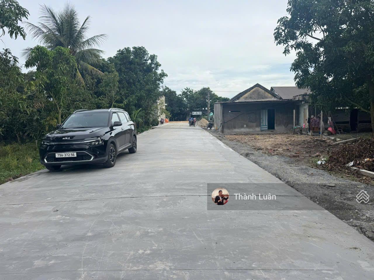 Bán đất full thổ cư 123m2 tại Hòa Tiến - Cam Nghĩa, mặt tiền 5m, đường 2 ô tô tránh nhau, gần Vin