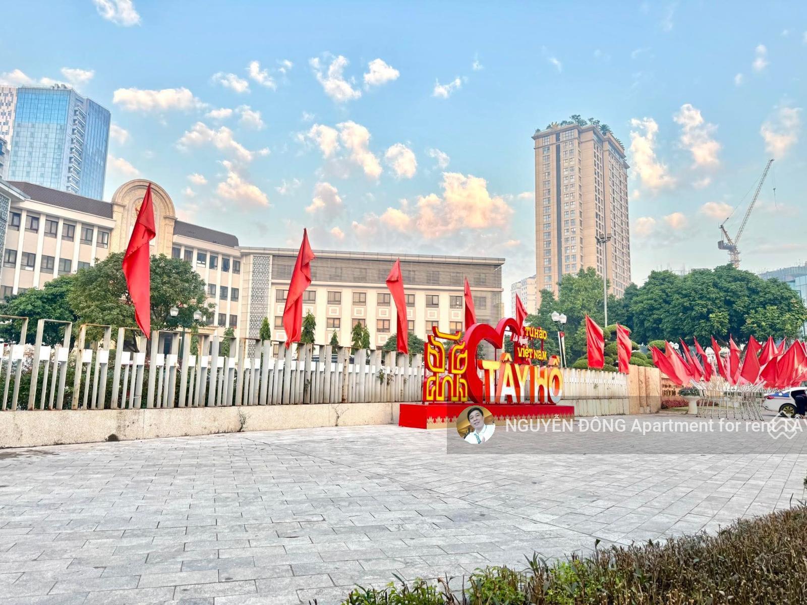 Bán nhà riêng phố Trích Sài - Tây Hồ 43m2*6T, Ô tô đỗ cửa, 18,5 tỷ.