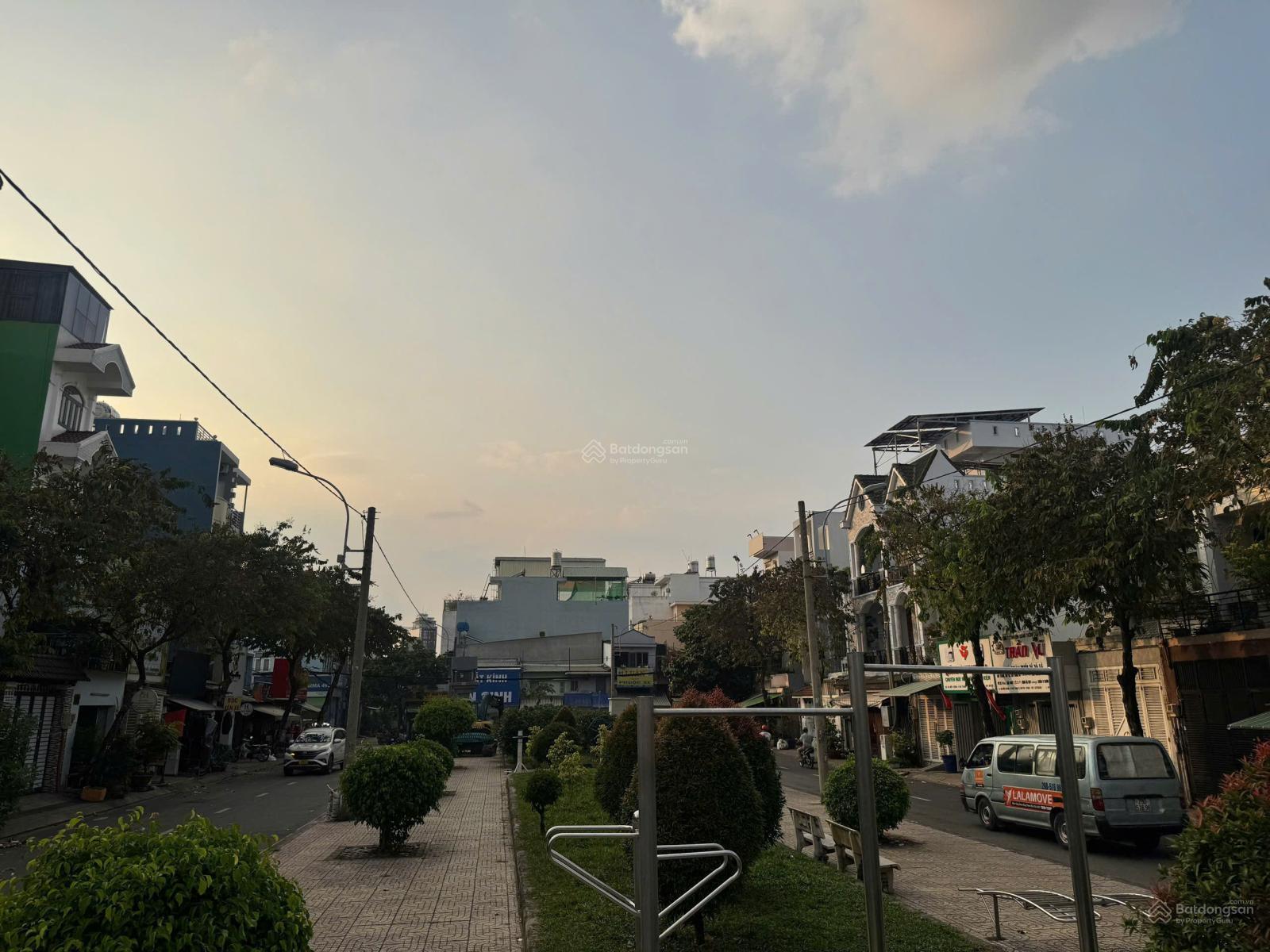 Bán nhà mặt tiền 32m đường Hiền Vương, P. Phú Thạnh, Q Tân Phú 69m 2 giá 8.5 tỷ