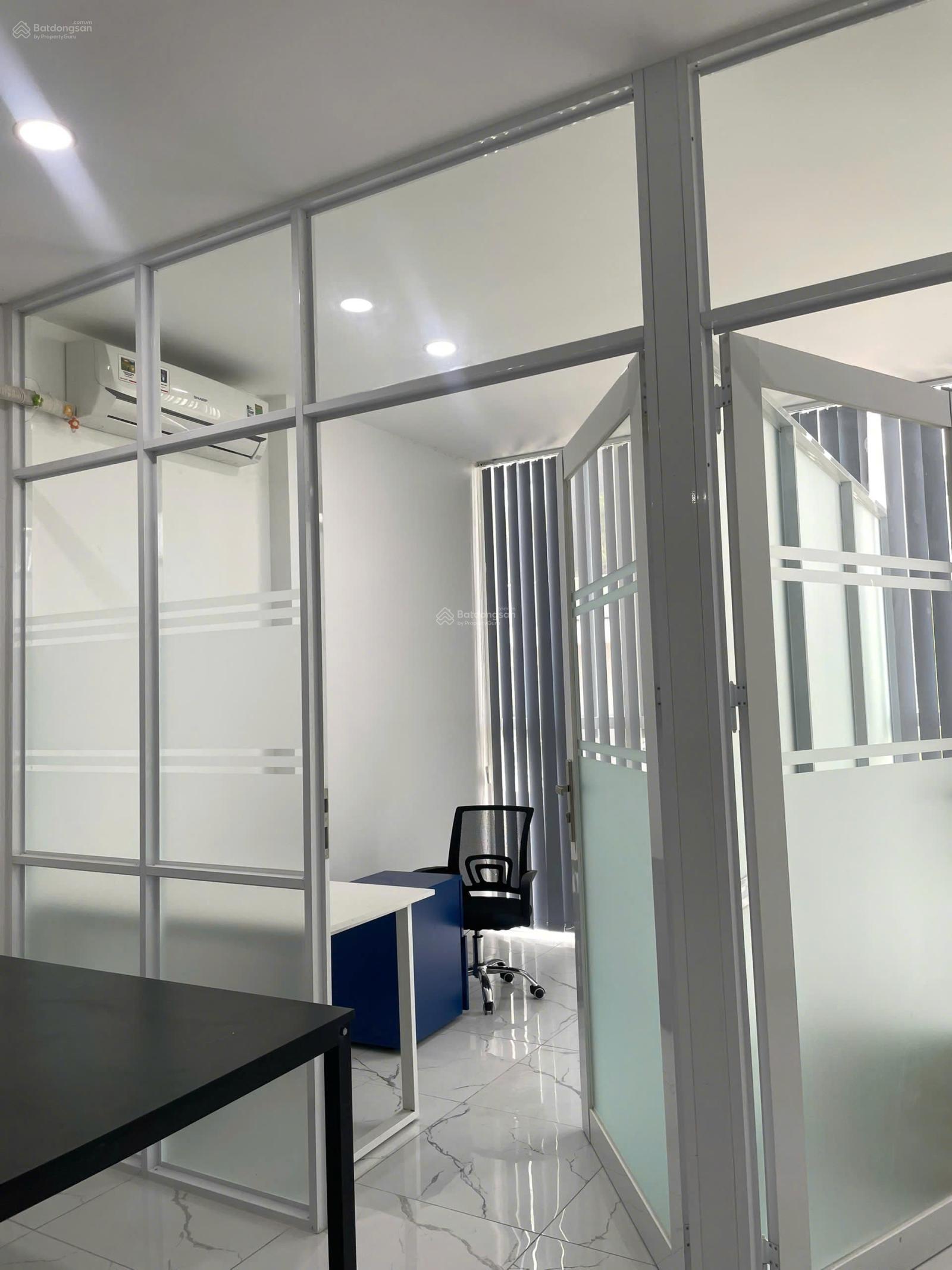 Văn phòng trong toà nhà DTSD 86m2 gần Trần Não Quận 2, đủ nội thất