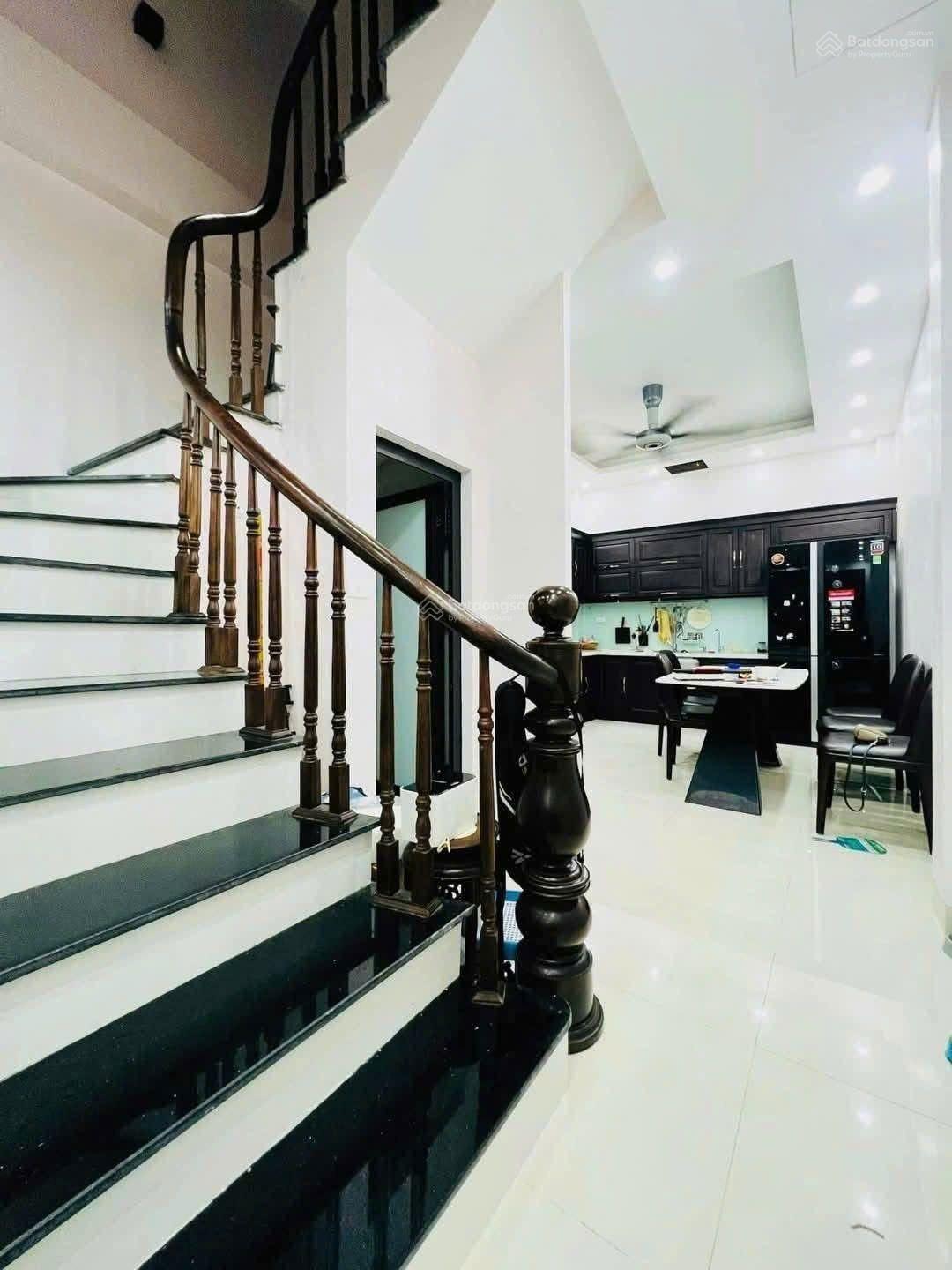 BÁN NHÀ NGUYỄN KHÁNH TOÀN - CẦU GIẤY KINH DOANH 5 TẦNG GIÁ 9,5 TỶ BÁN NHÀ NGUYỄN KHÁNH TOÀN - CẦU GIẤY KINH DOANH 5 TẦNG GIÁ 9,5 TỶ