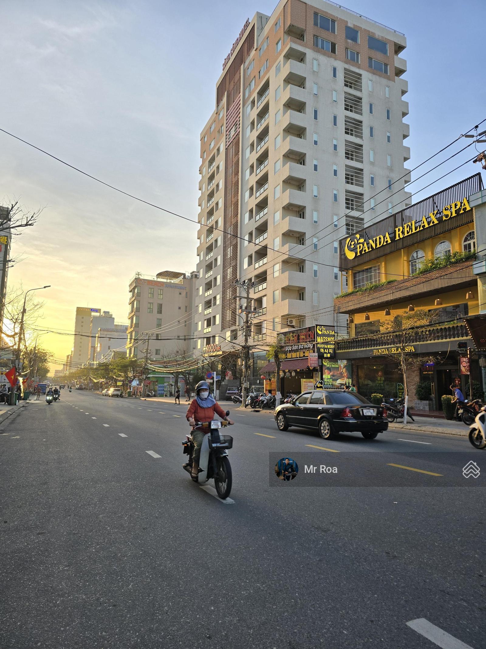 BÁN TÒA NHÀ MẶT TIỀN NGUYỄN VĂN THOẠI SÁT BIỂN MỸ KHÊ ĐÀ NẴNG. DIỆN TÍCH 240M2 SẴN DÒNG TIỀN THUÊ