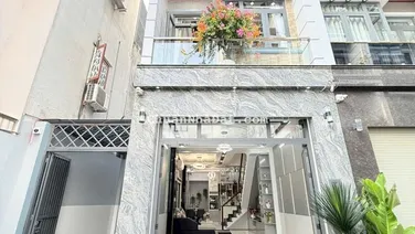 BÁN NHÀ 1 TRỆT 3 LẦU, XE HƠI ĐẬU TRONG NHÀ, DT 5,6m X 13,5m