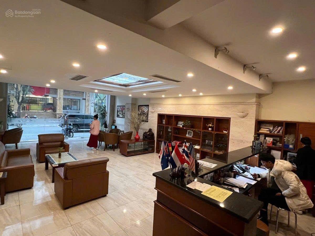 Khách sạn Mặt phố Cửa Bắc 170 tỷ - 150m2- 15 tầng - Trung tâm quận Ba Đình - doanh thu 500 tr/ th