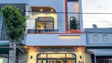 BÁN NHÀ 3 TẦNG MỚI 100% TẶNG FULL NỘI THẤT CAO CẤP NGAY ĐƯỜNG D4 KDC HỒNG LOAN 6A , TP CẦN THƠ