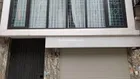 Bán nhà Lạc Long Quân, Cầu Giấy. Nhà dân xây, ngõ ô tô tránh, mặt tiền rộng. Ở kết hợp kinh doanh