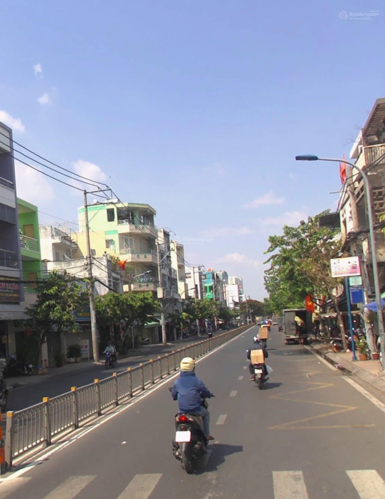 Cho thuê nhà Phạm Văn Chí 2 tầng mới đẹp 42m2 dọn vào ở ngay chỉ 9 triệu