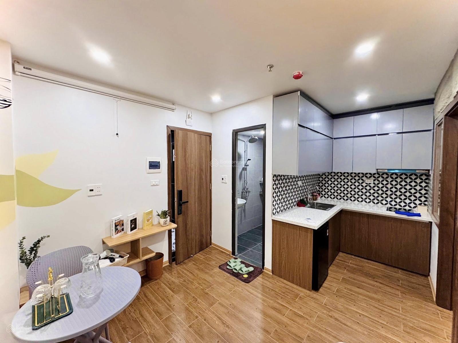 Mê ly! CCMN Kim Mã, 2 thoáng, 18PKK, full nội thất, Doanh thu 105tr/th, ngõ thông KD, hồ điều hòa