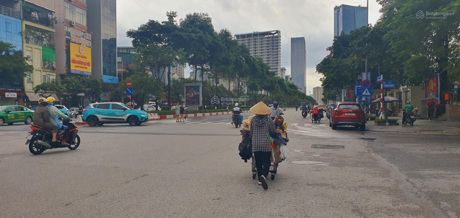 Nhà 3 tầng 120m2 giá 24,5 tỷ tại phường Phú Thượng