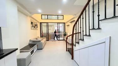 BÁN NHÀ LẠC LONG QUÂN - 40M - 5 TẦNG - LÔ GÓC - 9 TỶ 8 - NGÕ THÔNG RỘNG - FULL NỘI THẤT - NHÀ MỚI