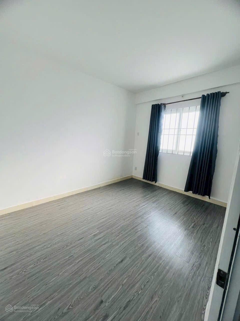 Bán căn hộ block B 199 NKKN 87m2,2PN, 1WC giá 2 tỷ 750tr. Call 0989 116 *** mr Hà!