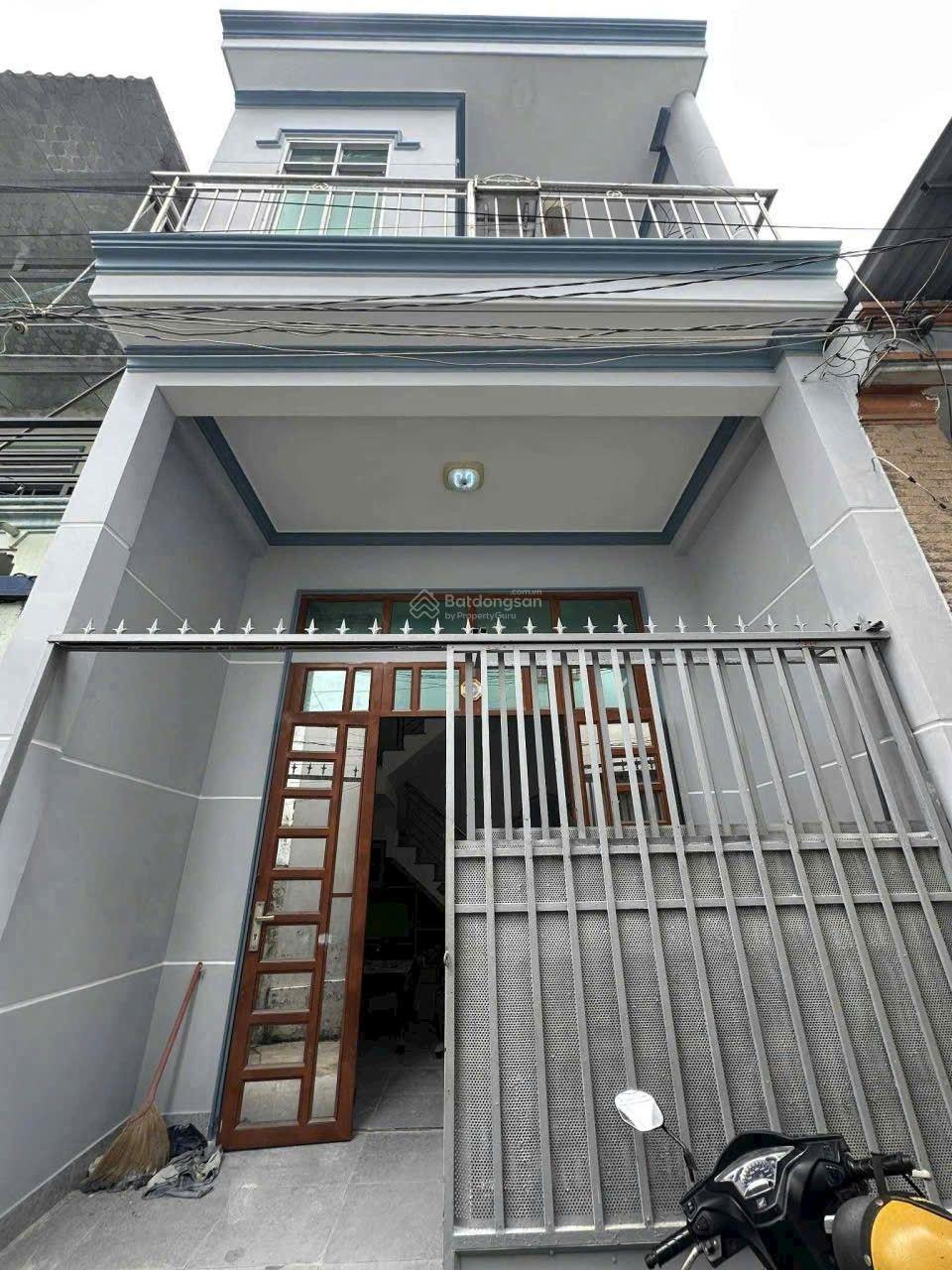 Nhà phố gần BigC GO Dĩ An, phường Đông Hòa, TP Dĩ An.