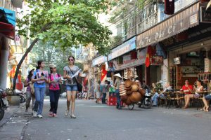 Cho thuê nhà mặt phố Hàng Giầy - ngay gần hàng buồm và lương ngọc quyến - vị trí đẹp khu phố cổ