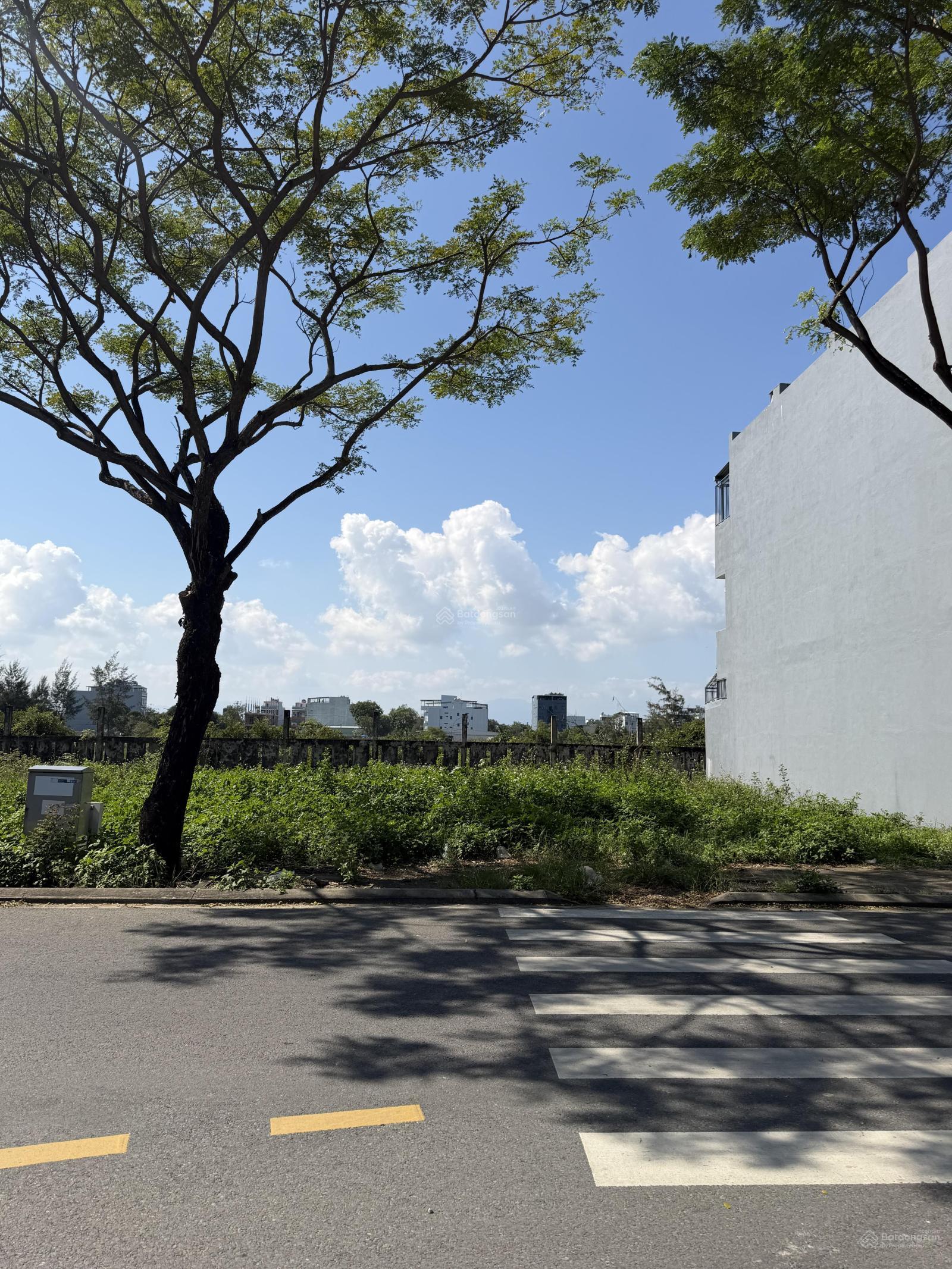 Bán lô đất kẹp công viên đẹp nhất trục Shophouse KDT FPT City giá đẹp