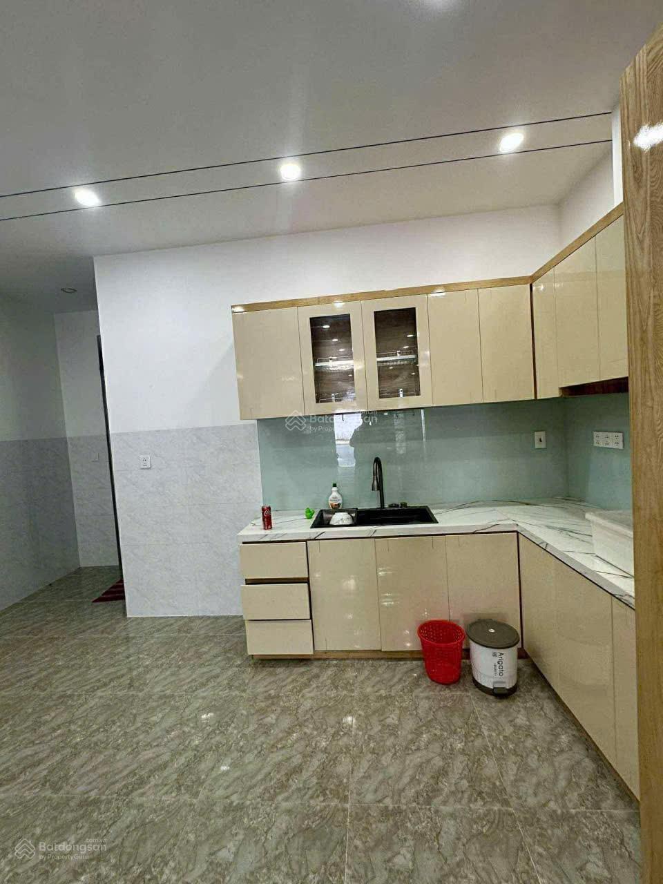 Bán nhà ngang giá bán đất- mặt tiền Phong Châu nhà 3 tầng 73,3m²- 6 Tỷ