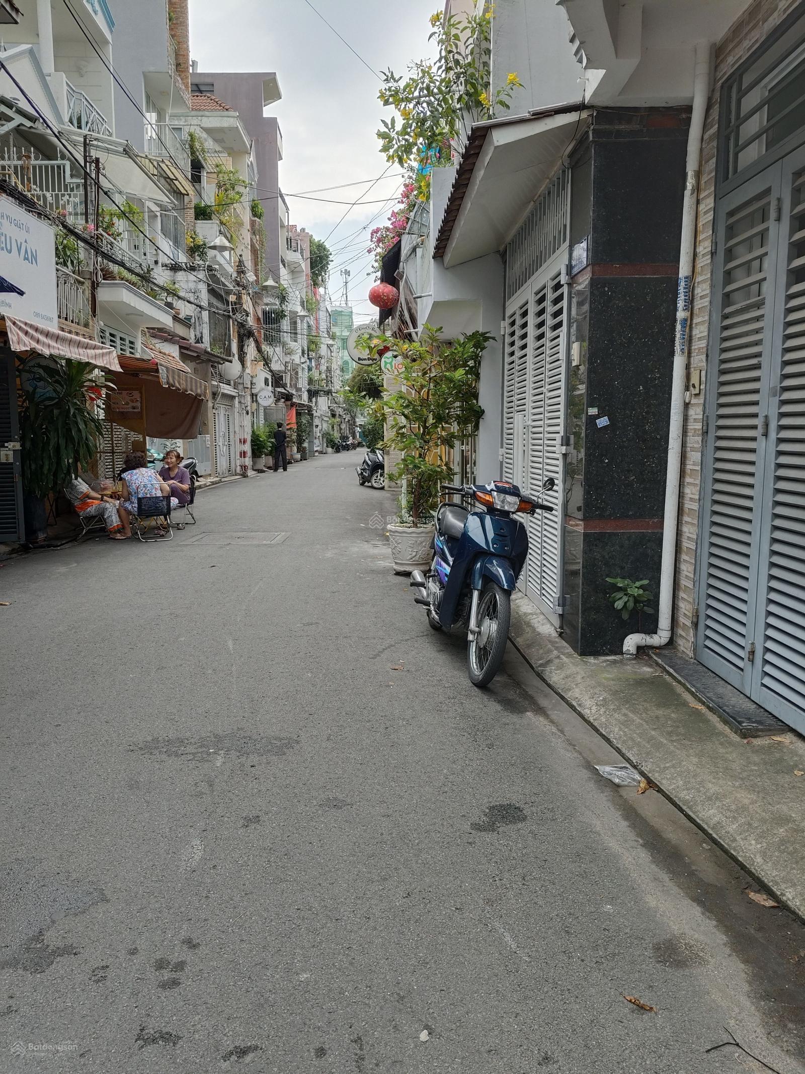 Quận 3 6 tỷ 3 tầng 32 M2 2PN, 3 WC