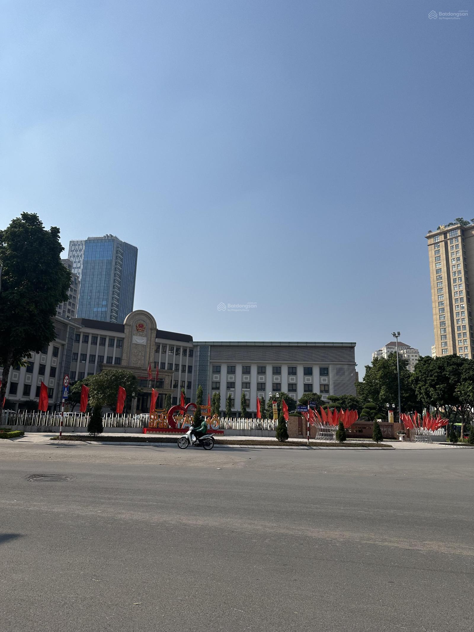 Bán Nhà 2 Tầng DT 168m2-MT 6.2m-vỉa hè rộng-GARA-Nhà 2 Mặt Tiền-Mặt phố Xuân La-TT Tây Hồ.Giá:90Tỷ