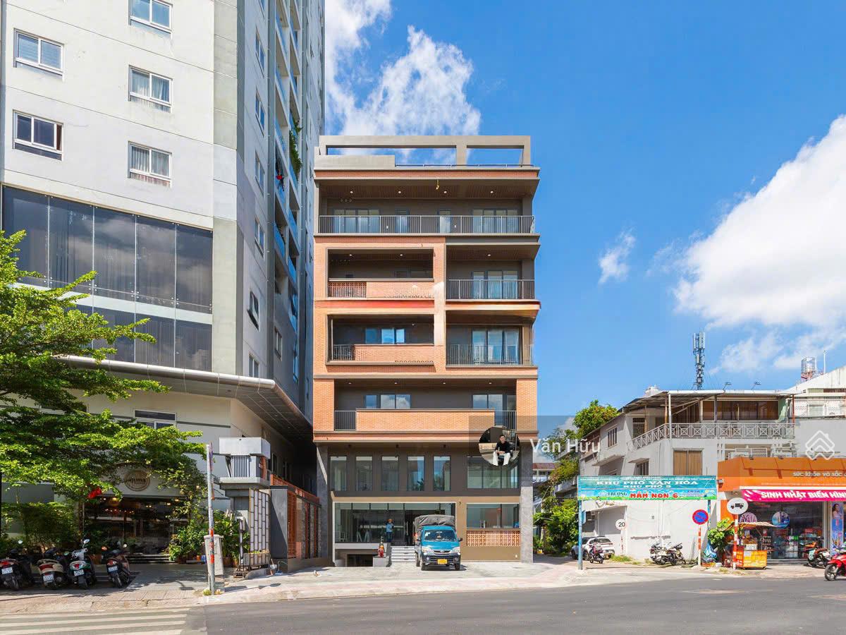 Góc 2 MT Nguyễn Văn Đậu, Q. Bình Thạnh - DT: 12x30m - hầm 7 tầng - HĐT: 350 triệu - giá: 79 tỷ