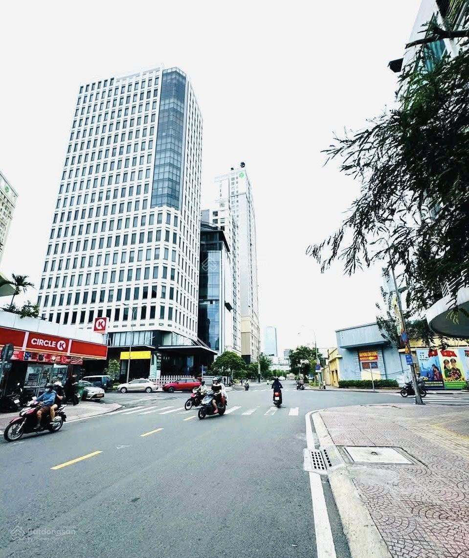 HẼM XE HƠI 12M SANG XỊN KHU VIP Q4
KHU CÔNG CHỨC KẾ BÊN CC Millennium
SÁT MẶT TIỀN NGUYỄN HỮU HÀO G