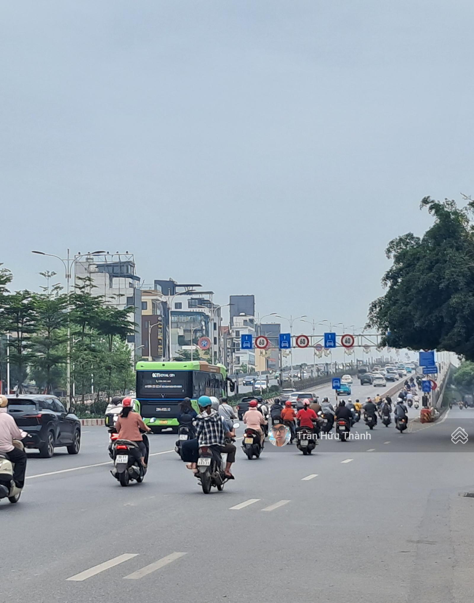 TÒA VĂN PHÒNG 8T - 100M - TIÊU CHUẨN. 4 MẶT THOÁNG - VIEW HỒ - VƯỜN HOA. TTTM AEON - CẦU VĨNH TUY.