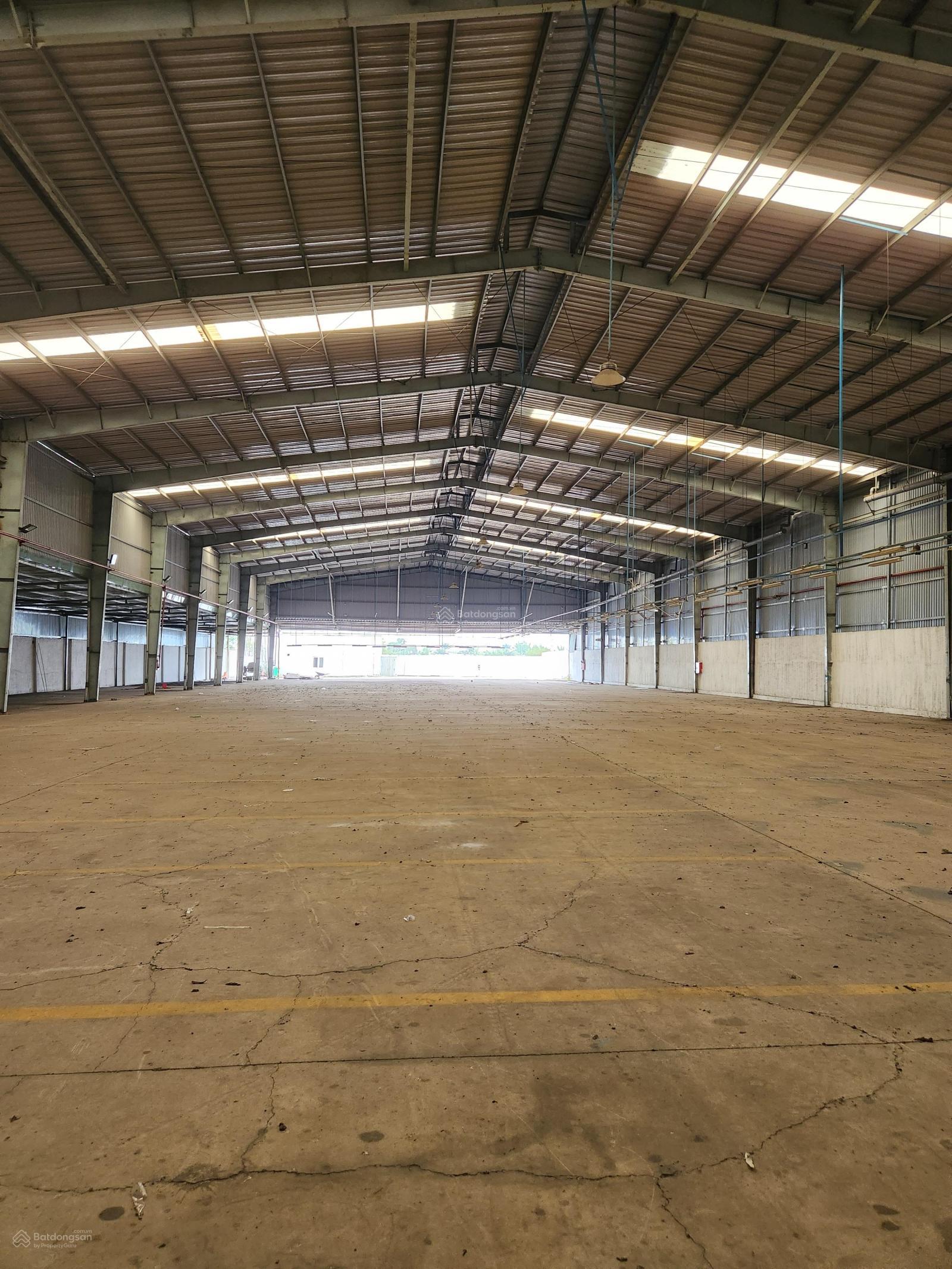 Cho Thuê Kho Xưởng Đường Hương Lộ 2.
- Diện tích: 2.100m
- Giá : 120 triệu/tháng Cho Thuê Kho Xưởng Đường Hương Lộ 2.
- Diện tích: 2.100m
- Giá : 120 triệu/tháng