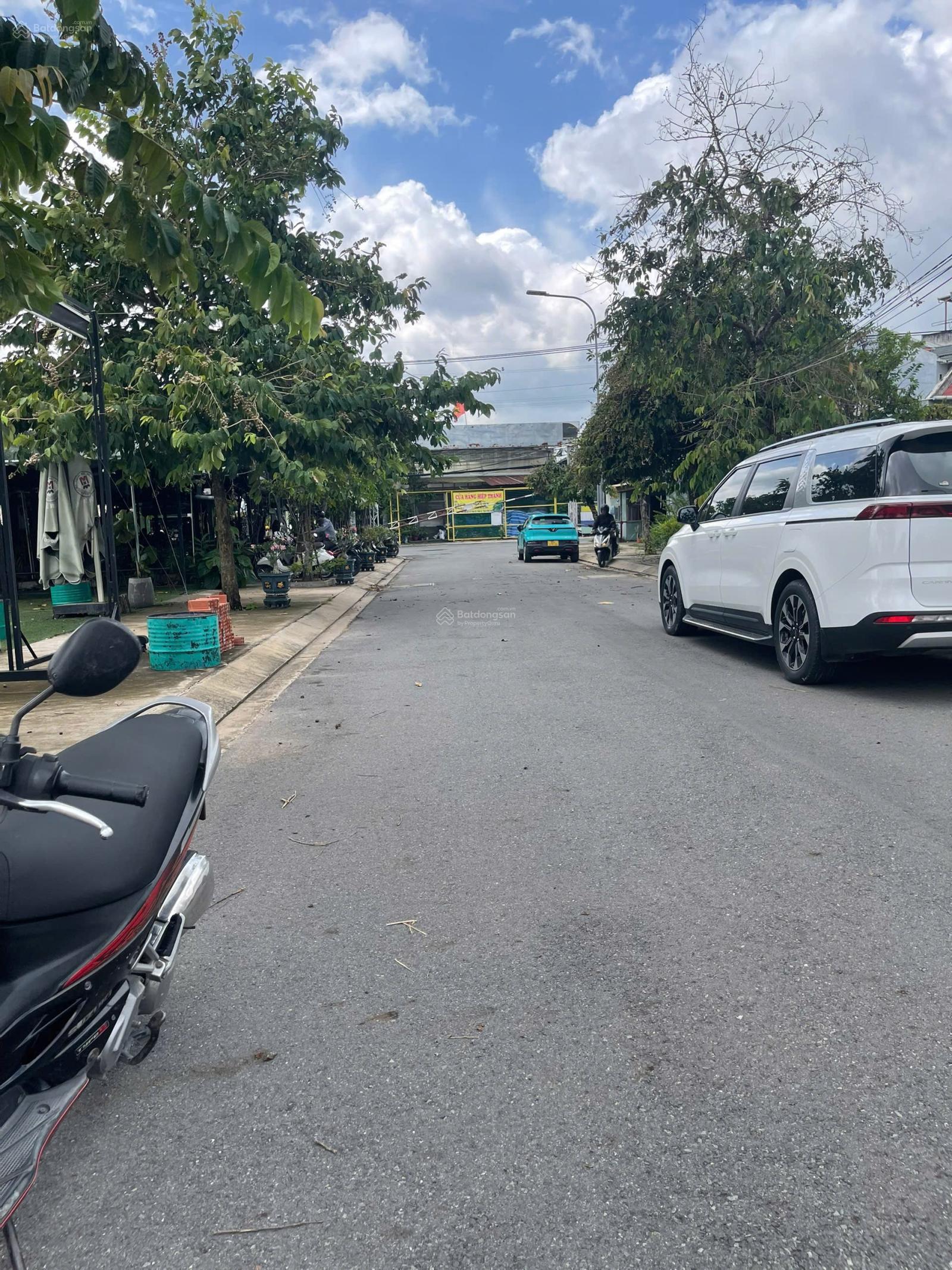 Đất đường Lê Văn Lương 6x20=120m2 giá 2.3 tỷ