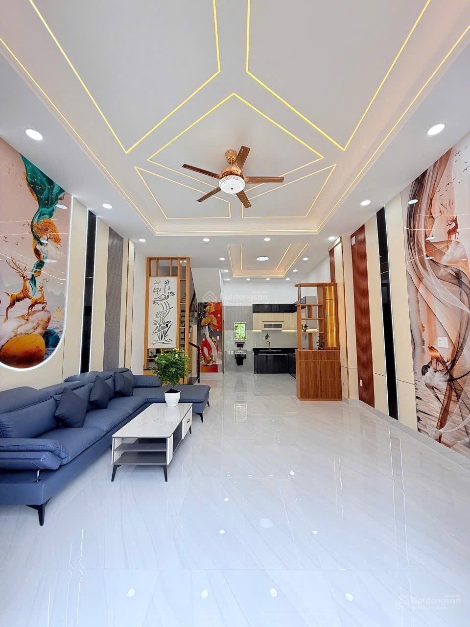 Bán nhà căn góc đường 20m và 16m có lề 4m DT: 7x20m đường CN1, 32 tỷ, 133m2, 5PN, 5WC, phá