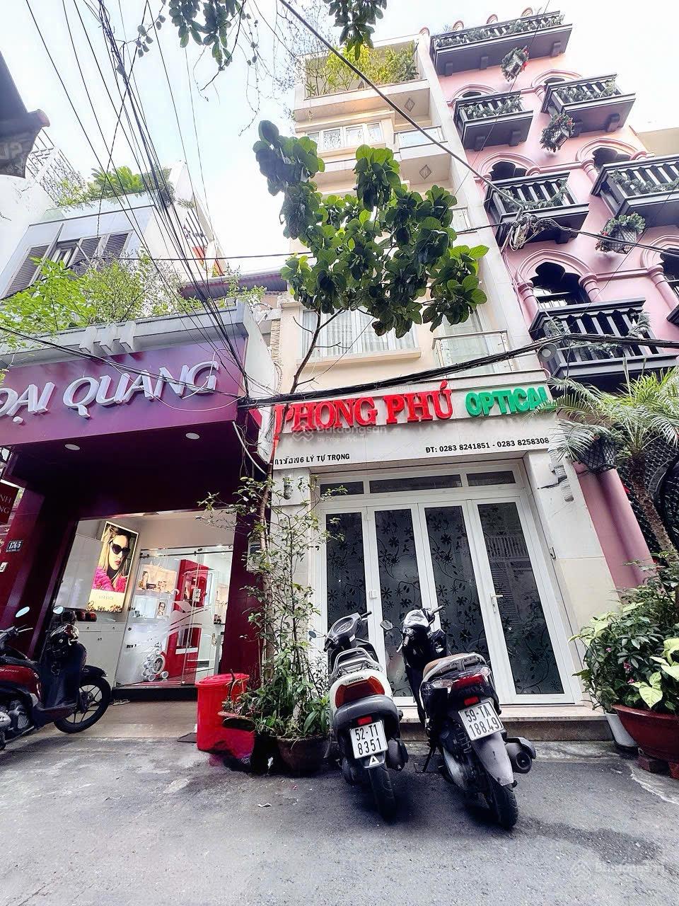 Bán ks đ.Lý Tự Trọng,Q.1-dòng tiền khủng 200tr/th- xe hơi đậu cửa chỉ 30m ra mt-ngay chợ Bến Thành