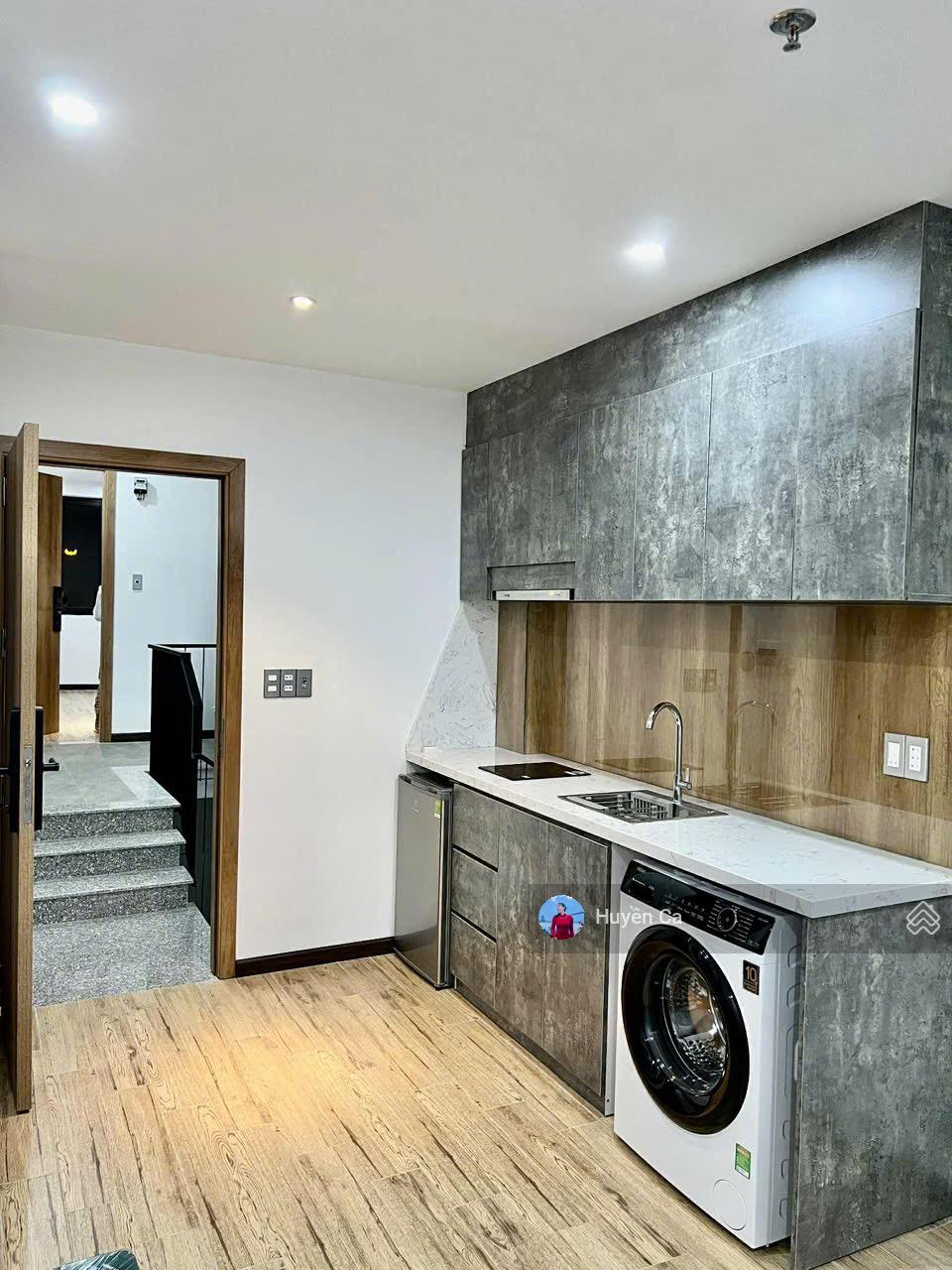 Tòa căn hộ sát Cầu Rồng 5 tầng 9 căn hộ