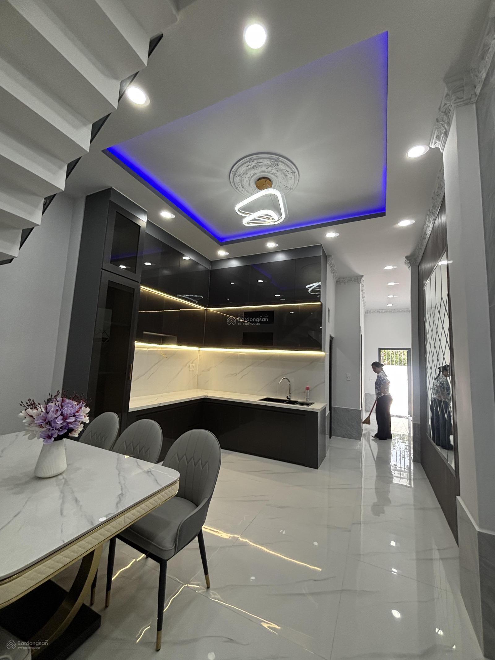 Bán Nhà Riêng 4PN, 5WC tại Huỳnh Tấn Phát, Bình Thuận, Q7, 6,9 tỷ, 104m2. Sổ hồng riêng hoàn công